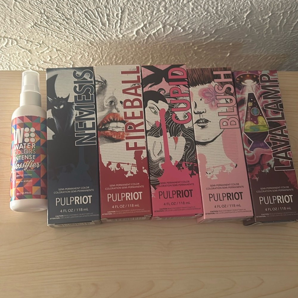 Pulpriot semi-permanent color mix of colors and a glossifier for shine